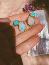 Load image into Gallery viewer, 2-in-1 Dusters - Kingman Turquoise + Faceted Moonstone