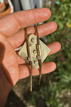 Load image into Gallery viewer, Labradorite Bolo