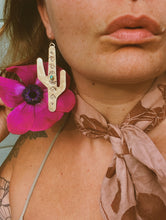 Load image into Gallery viewer, The Nightbloomer Earrings