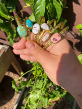 Load image into Gallery viewer, Mexican Opal Stamped Bangle - 009