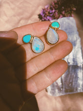 Load image into Gallery viewer, 2-in-1 Dusters - Kingman Turquoise + Faceted Moonstone
