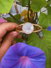 Load image into Gallery viewer, Mother of Pearl Bangle
