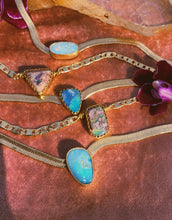 Load image into Gallery viewer, The Starburst Chain - Australian Opal
