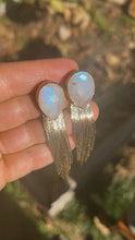 Load image into Gallery viewer, Duo Dusters - Faceted Moonstone
