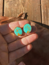 Load image into Gallery viewer, Kingman Turquoise Duo Dusters 001
