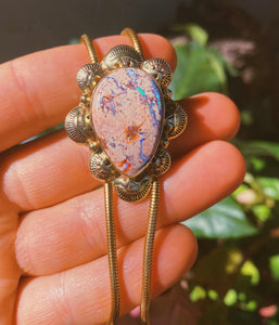 Cantera Opal Stamped Bolo