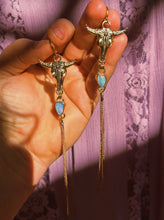 Load image into Gallery viewer, Australian Opal Taurus Dusters 002
