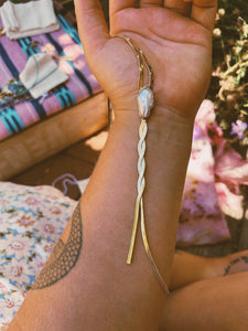 Twisted Vision Lariat - Pearl Herringbone