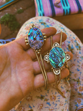 Load image into Gallery viewer, Stamped Abalone Bolo
