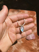 Load image into Gallery viewer, Moonstone Necklace
