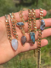 Load image into Gallery viewer, Herringbone x Curb Chain - Moonstone
